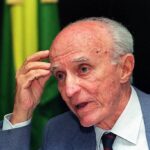 No Dia dos Professores, celebram-se os 115 anos de Antonio Houaiss