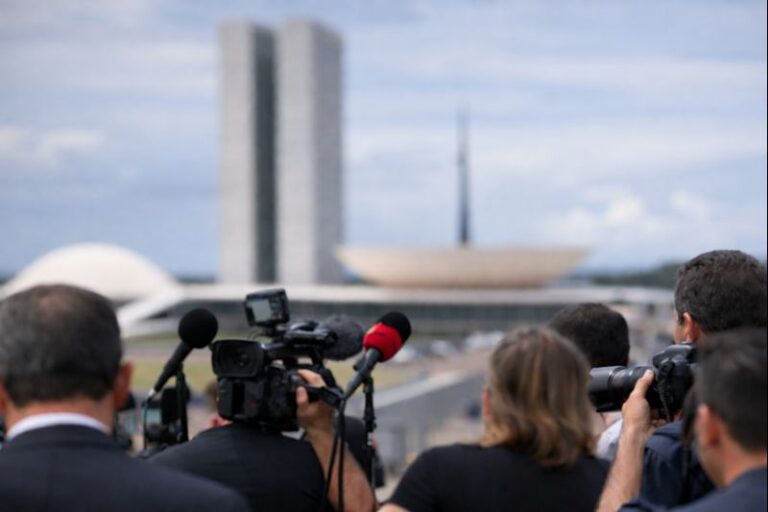 Bolsonaro declara apoio a Flávio para 2026